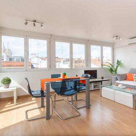 Apartamento Atico Las Letras - Alojamiento De Temporada Madrid Luaran gambar