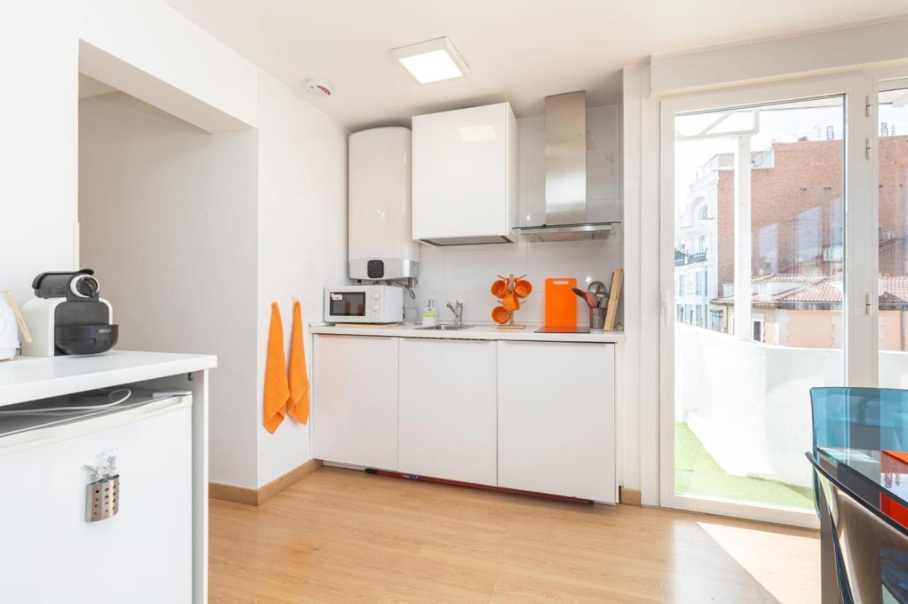 Apartamento Atico Las Letras - Alojamiento De Temporada Madrid Luaran gambar